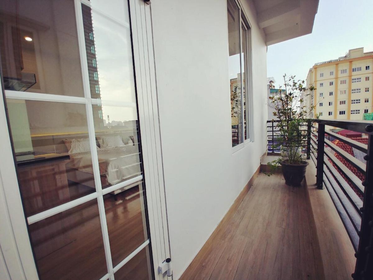Lyn House - Service Apartment Hoang Quoc Viet Hanoi Dış mekan fotoğraf