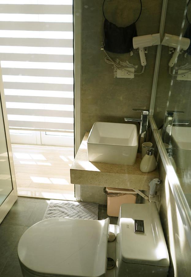 Lyn House - Service Apartment Hoang Quoc Viet Hanoi Dış mekan fotoğraf